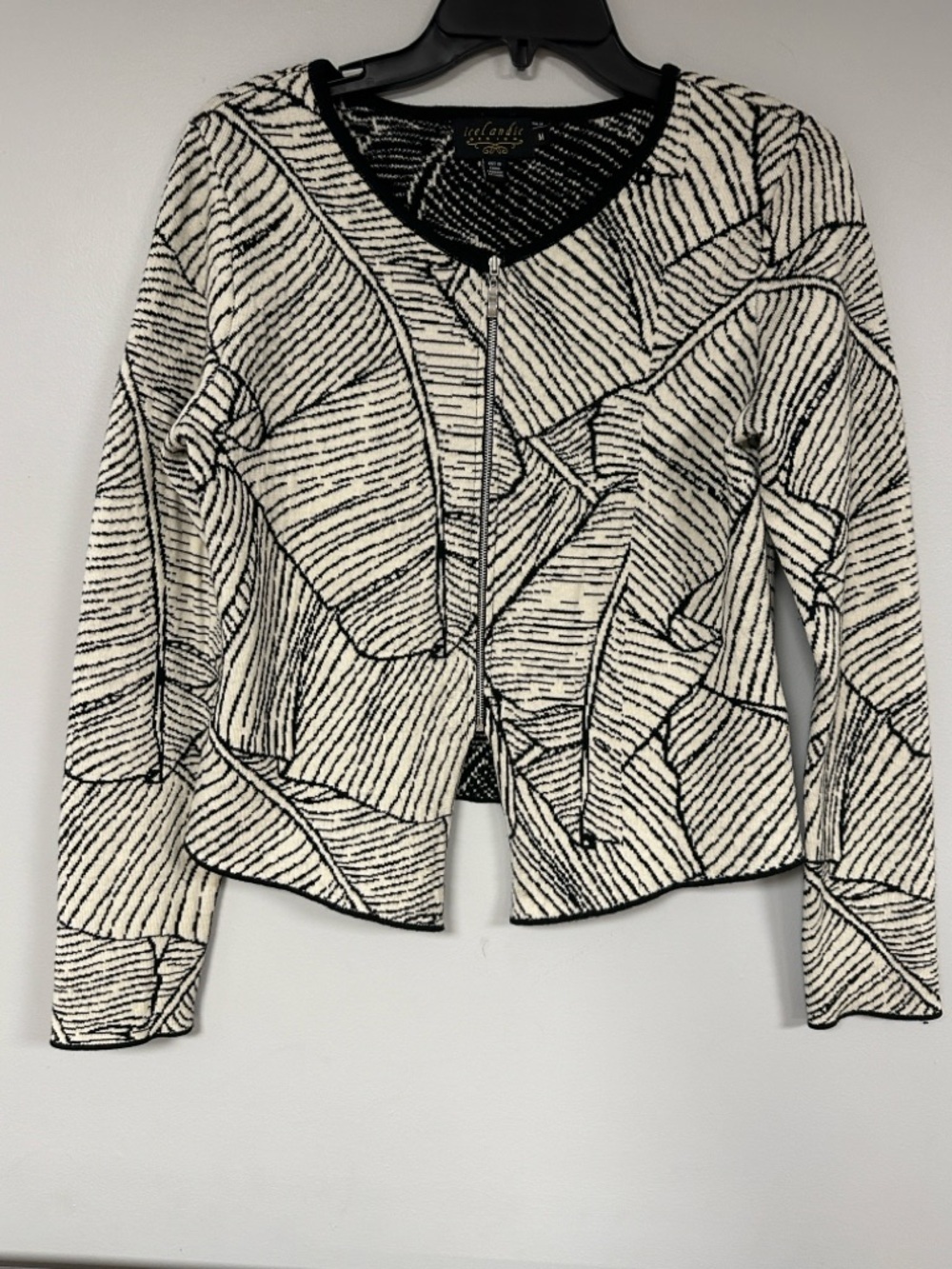 Icelandic Design 100% Merino Wool Sweater Geometric Black & White Full Zip, M